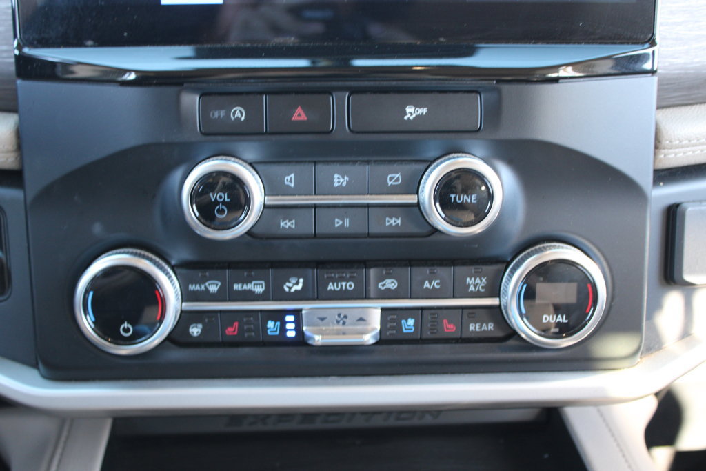 Used 2024 Ford Expedition Max Limited RWD image 23
