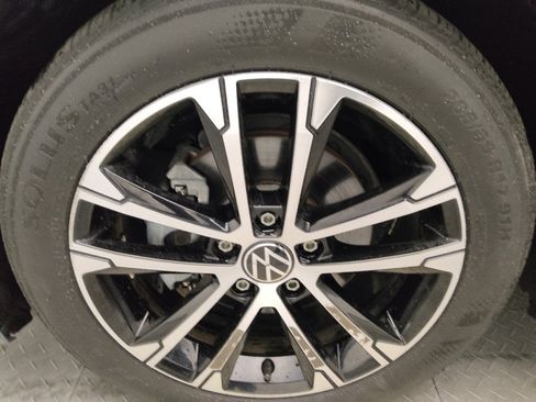 Used 2024 Volkswagen Jetta Sport image 31