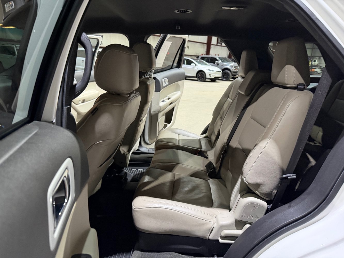 Used 2011 Ford Explorer XLT w/ 202A Rapid Spec Order Code FWD image 17