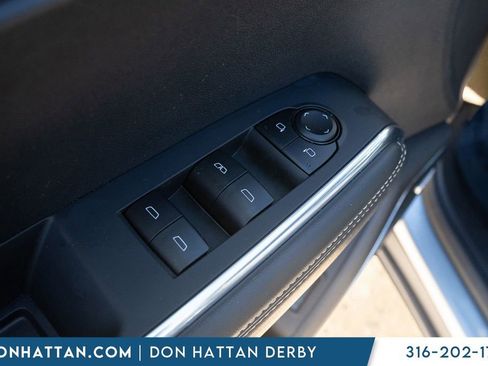 Used 2025 GMC Acadia Elevation image 17