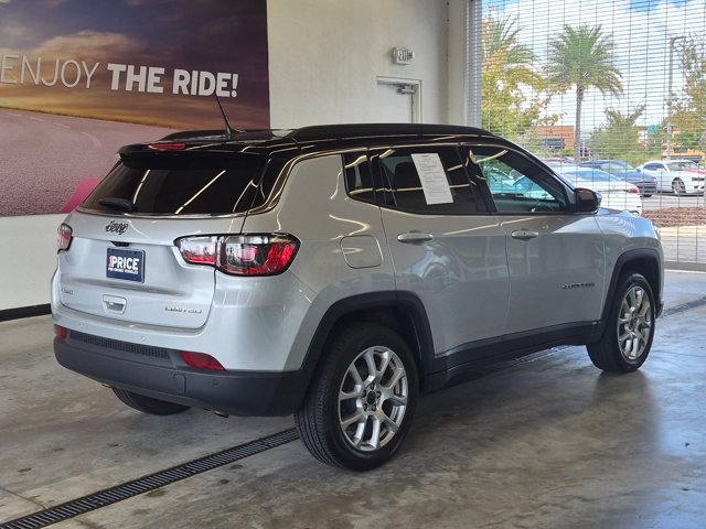 Used 2025 Jeep Compass Limited AWD/4WD image 5