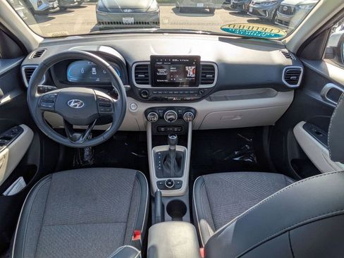 Certified 2025 Hyundai Venue Limited FWD image 23
