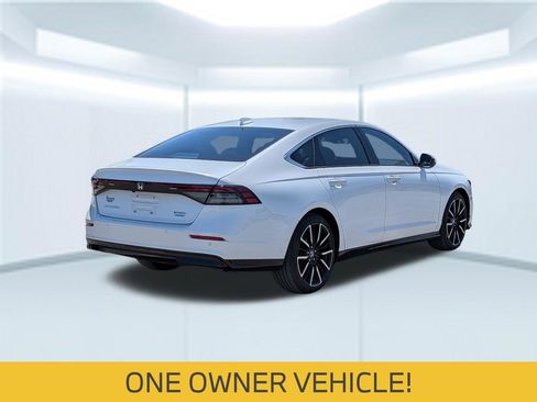 Used 2023 Honda Accord Touring image 6