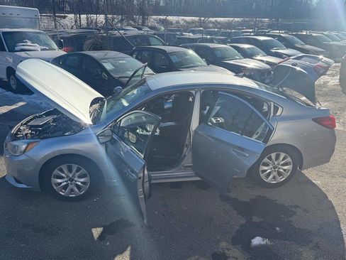 Used 2016 Subaru Legacy 2.5i Premium image 9