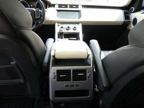 Used 2017 Land Rover Range Rover Sport HSE image 28