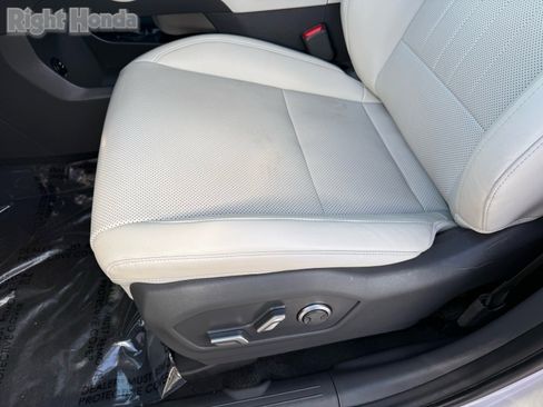 Used 2024 Hyundai Santa Fe SEL image 13