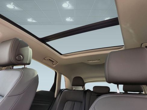 Used 2021 Audi e-tron Premium w/ Convenience Plus Package image 11