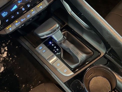 Used 2022 Hyundai Elantra SEL w/ Convenience Package image 22