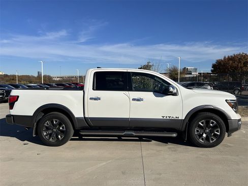 Certified 2024 Nissan Titan Platinum Reserve w/ Moonroof Package image 3