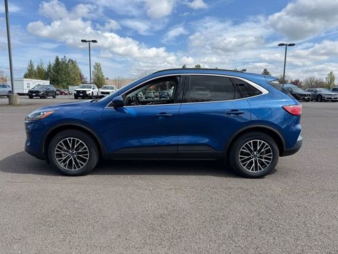 Used 2022 Ford Escape Titanium w/ Titanium Premium Package image 4