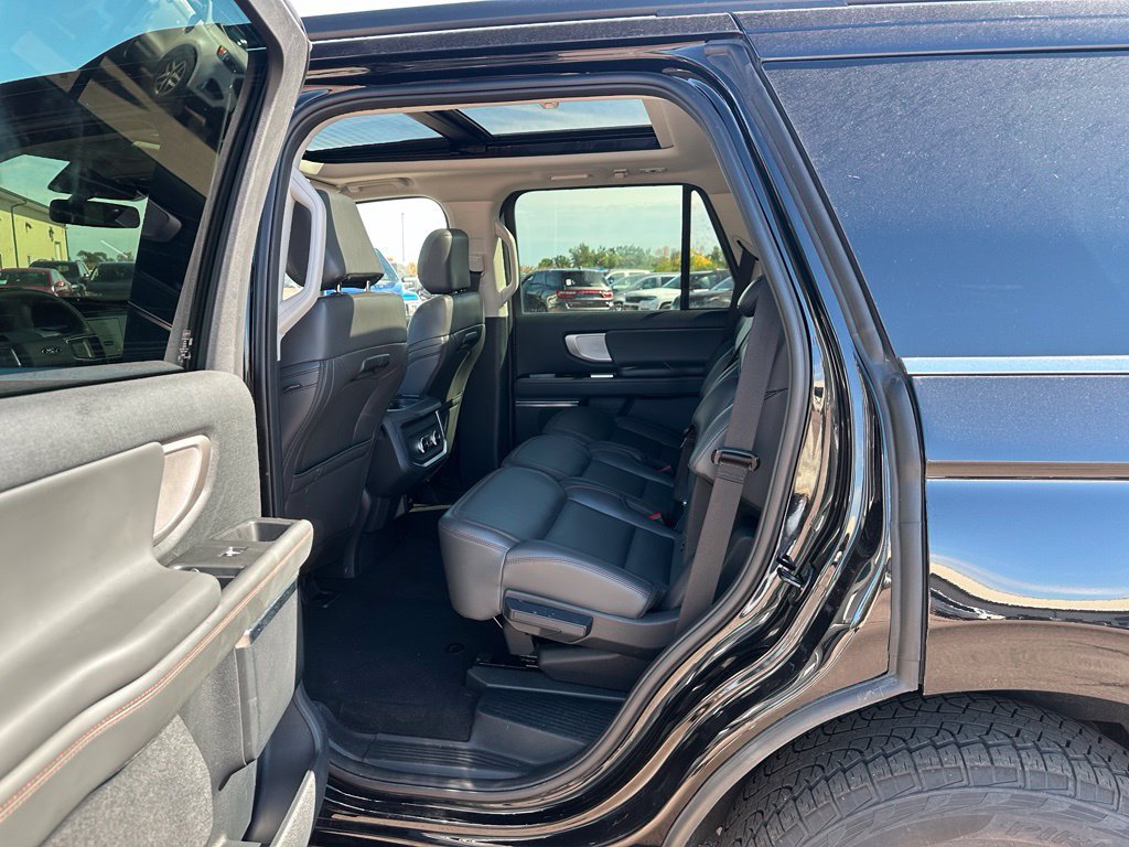 Used 2025 Ford Expedition Active AWD/4WD image 20