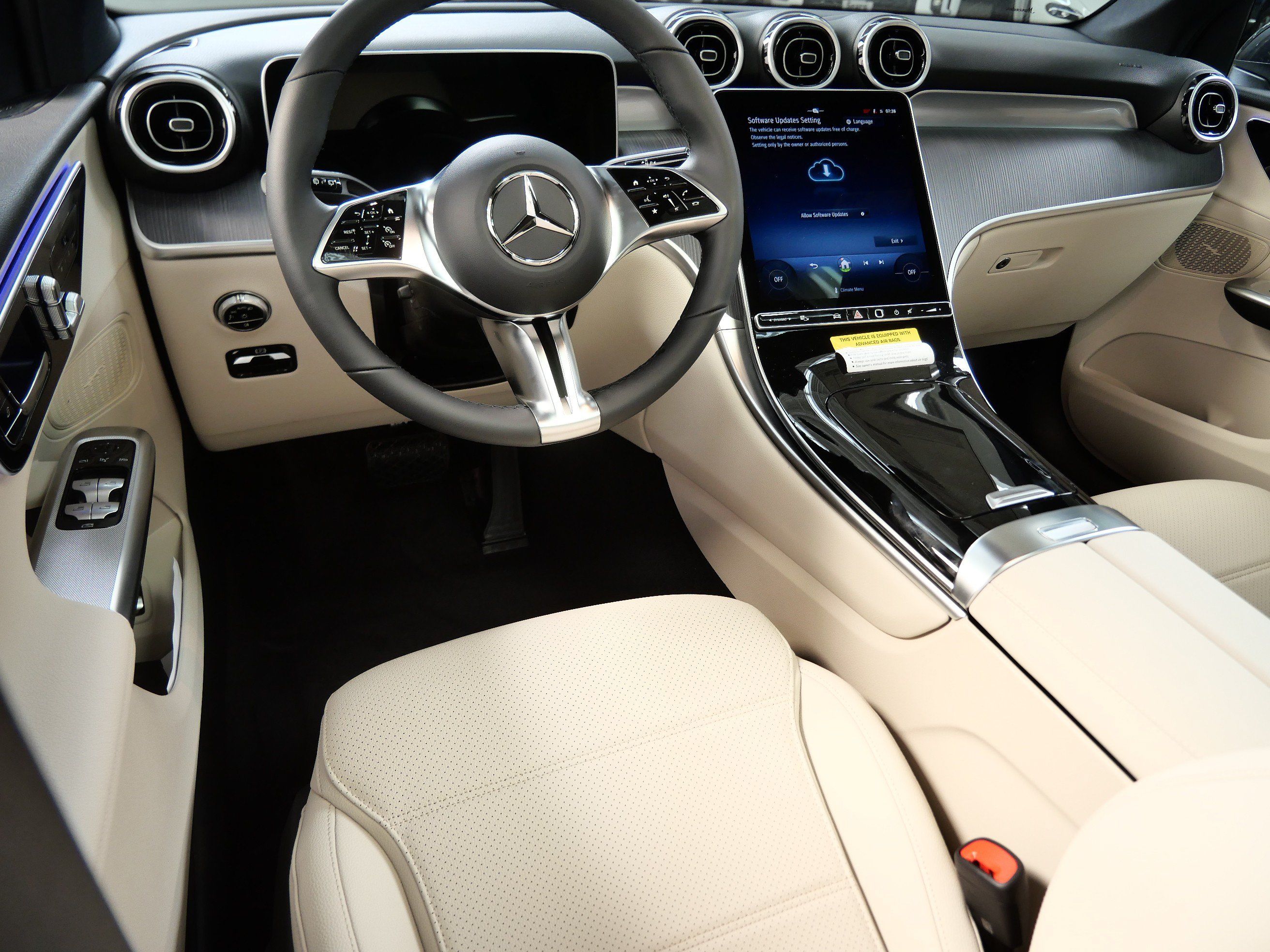 New 2026 Mercedes-Benz GLC 300 4MATIC image 2