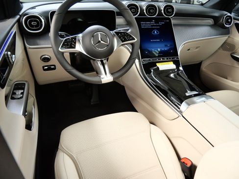 New 2026 Mercedes-Benz GLC 300 4MATIC image 2