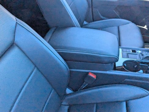 Used 2023 Volkswagen Atlas Cross Sport SE w/ Black Wheel Package image 9