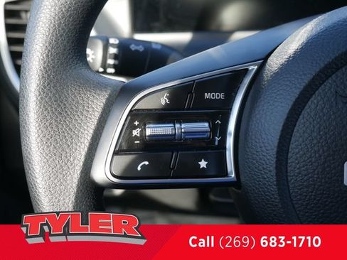 Used 2024 Kia Seltos LX AWD/4WD image 25