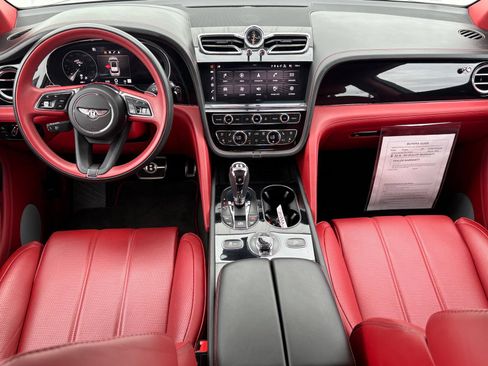 Used 2021 Bentley Bentayga AWD/4WD image 21