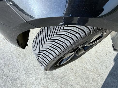 Used 2018 Land Rover Range Rover Velar S image 24