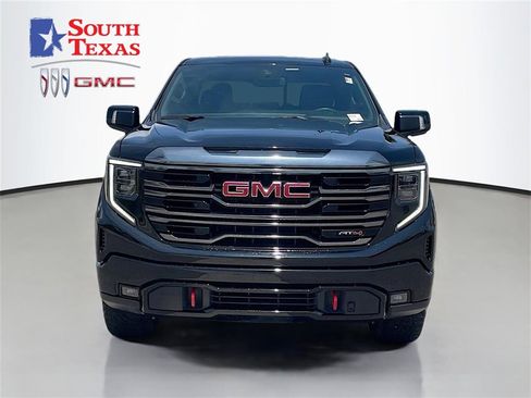 Used 2022 GMC Sierra 1500 AT4 w/ AT4 Preferred Package image 1