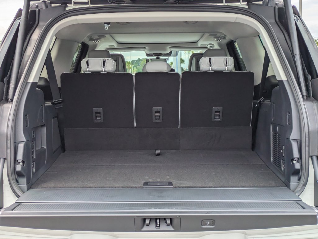 New 2026 Ford Expedition Max Platinum w/ Platinum Ultimate Package AWD/4WD image 13