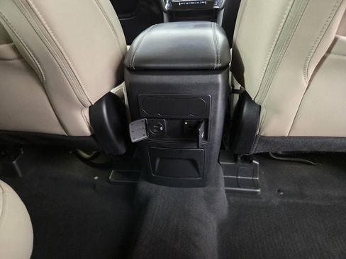 Used 2022 Ford Explorer Limited w/ Equipment Group 301A image 31