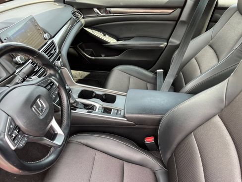 Used 2018 Honda Accord Sport image 17