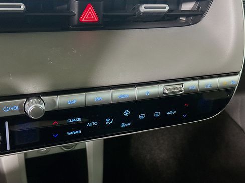 Used 2024 Hyundai Ioniq 5 SE image 23