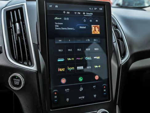 Used 2022 Ford Edge SE w/ Black Appearance Package image 21