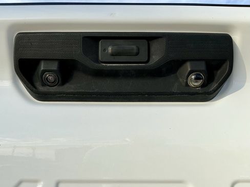 Used 2021 Chevrolet Silverado 2500 LT w/ Z71 Off-Road Package image 15