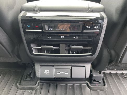 Used 2023 Acura MDX SH-AWD w/ Technology Package image 32