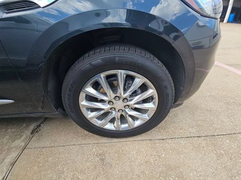 Used 2021 Buick Enclave Premium w/ Sun and Sites Package FWD image 2