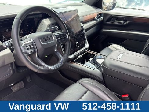 Used 2025 GMC Yukon XL Denali AWD/4WD image 12