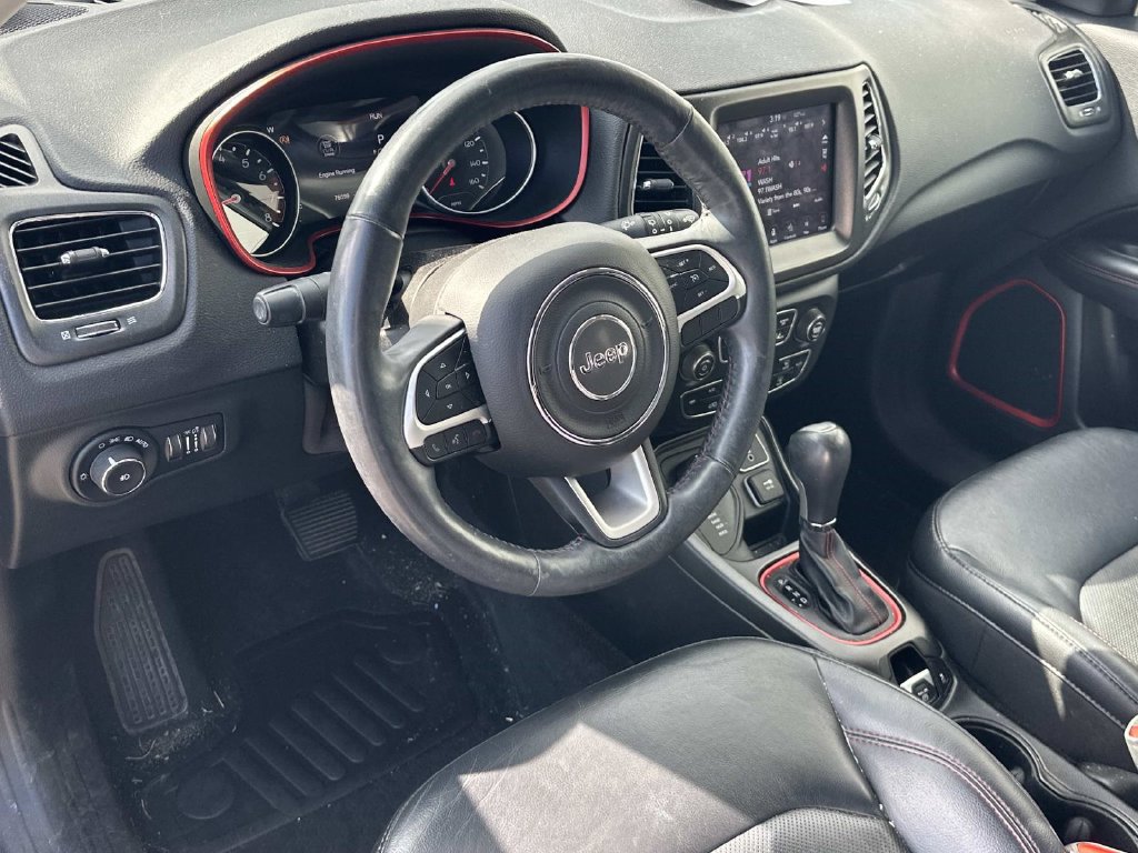 Used 2018 Jeep Compass Trailhawk w/ Leather Interior Group AWD/4WD image 2