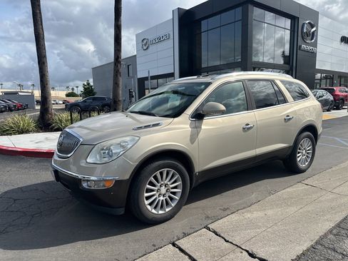 Used 2008 Buick Enclave CXL w/ Entertainment Package #1 image 3