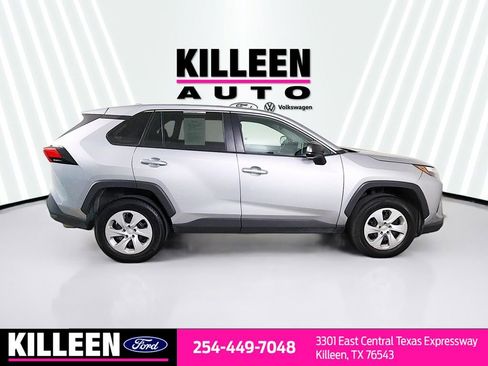 Used 2024 Toyota RAV4 LE image 9