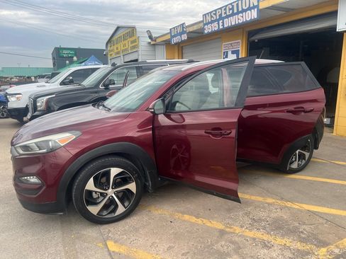Used 2016 Hyundai Tucson Sport FWD image 9