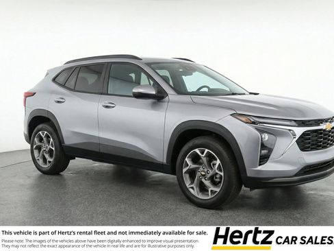 Used 2025 Chevrolet Trax LT w/ LT Convenience Package image 1