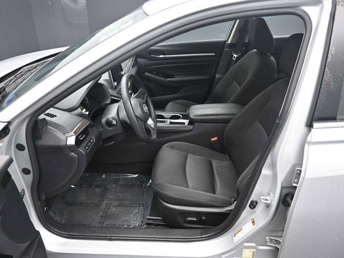 Used 2023 Nissan Altima 2.5 SV FWD image 30