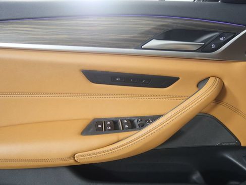 Used 2023 BMW 530i w/ M Sport Package RWD image 8