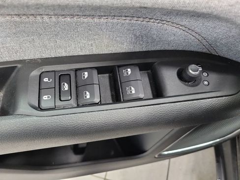 Used 2023 Jeep Compass Latitude AWD/4WD image 29