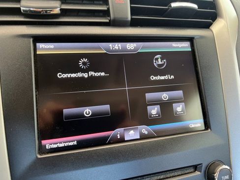 Used 2015 Ford Fusion SE w/ Equipment Group 202A FWD image 19
