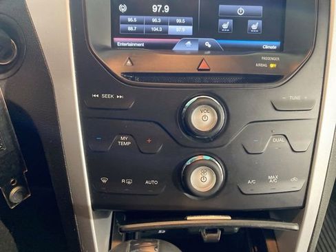 Used 2014 Ford Explorer XLT w/ Equipment Group 202A image 43