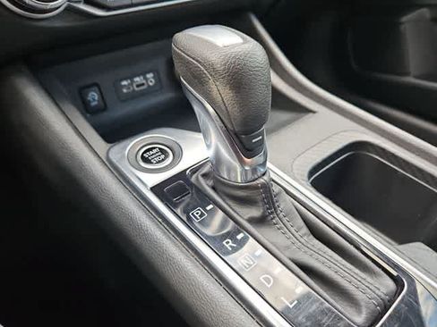 Used 2024 Nissan Sentra SV FWD image 25