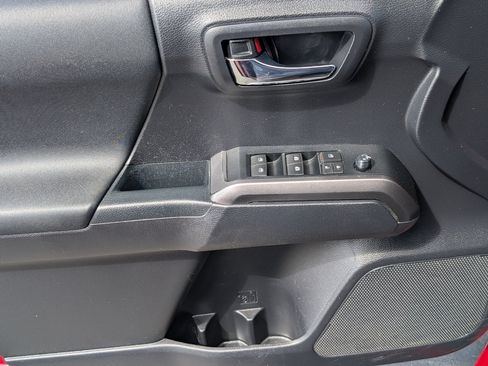 Used 2019 Toyota Tacoma TRD Sport w/ Technology Package RWD image 15