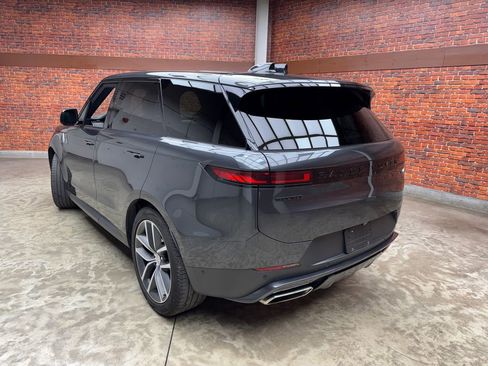 Used 2023 Land Rover Range Rover Sport SE AWD/4WD image 3