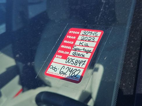 Used 2023 Kia Sportage EX image 10