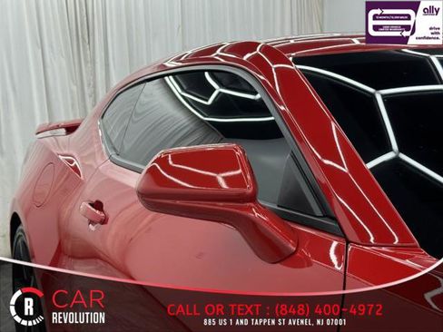 Used 2017 Chevrolet Camaro SS image 53