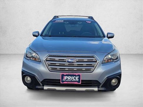 Used 2017 Subaru Outback 2.5i Limited image 2