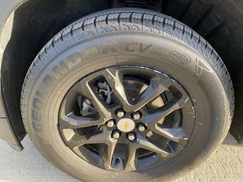 Used 2020 Chevrolet Traverse LT image 26