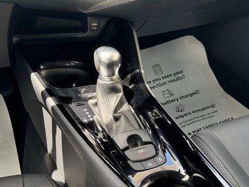 Certified 2020 Toyota C-HR Limited FWD image 36