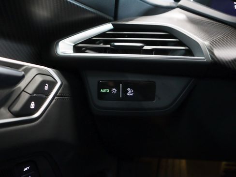 Used 2024 Audi e-tron GT Premium Plus image 26